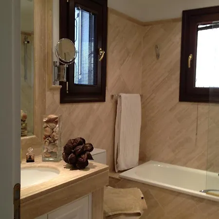 Stunning 175 M2 With Terrace And Jacuzzi 马尔韦利亚